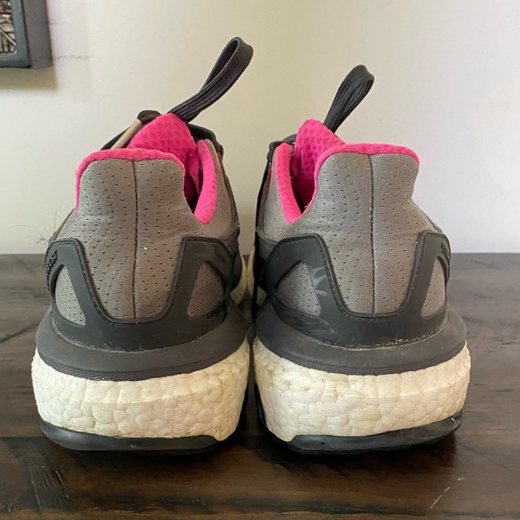 Women’s Adidas Boost Running Shoes. Size 9.5. - Picture 2 of 7